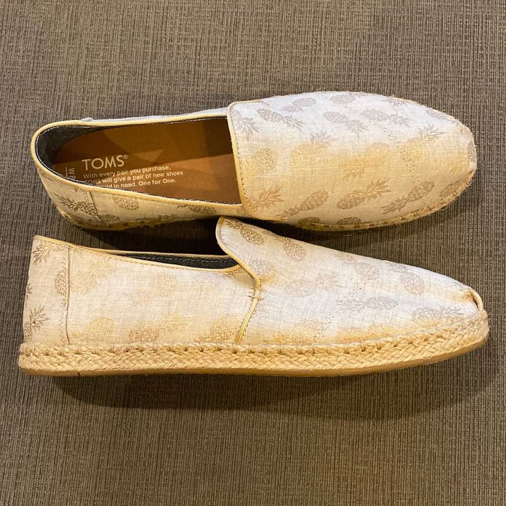 NWOT TOMS Women’s Espadrilles
